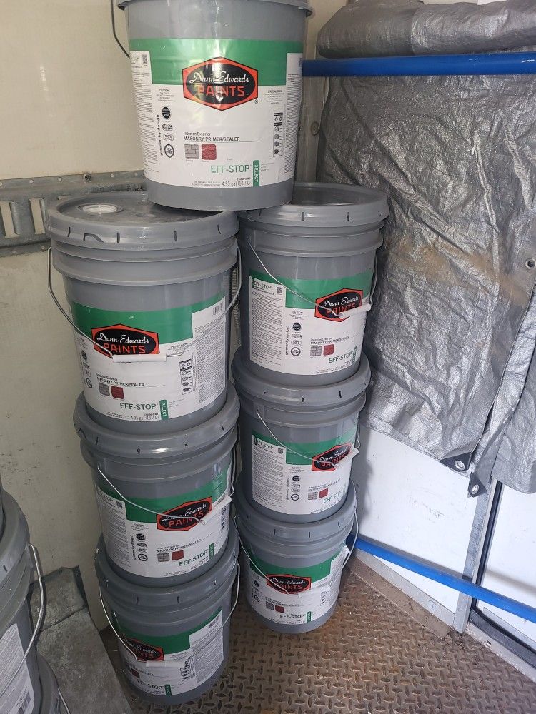 7 New Buckets= Exterior White Primer "Eff Stop"= 50 Ea= 350 Cashh