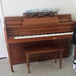 Antique Piano 