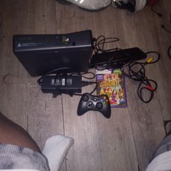 Xbox 360 With Kinect And Controller And Game 