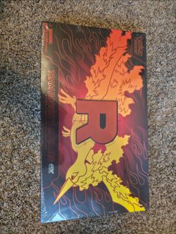 Team Rockets Moltress ex Ultra Premium Collection