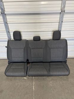 2025 Ford F-250 Super Duty cloth back seats