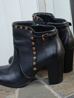 Tory Burch Leather Boots Size 7.5 M  Excellent Condition. 