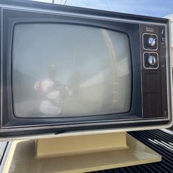 Vintage 1970s Atomic Zenith Chromacolor II Television 