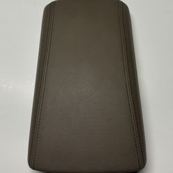 2019 Hyundai Tucson Armrest / Center Console Lid Brown / Tan