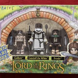 THE LORD OF THE RINGS Gollum, Gandalf, & Frodo 3 Pack miniMates Action Figures