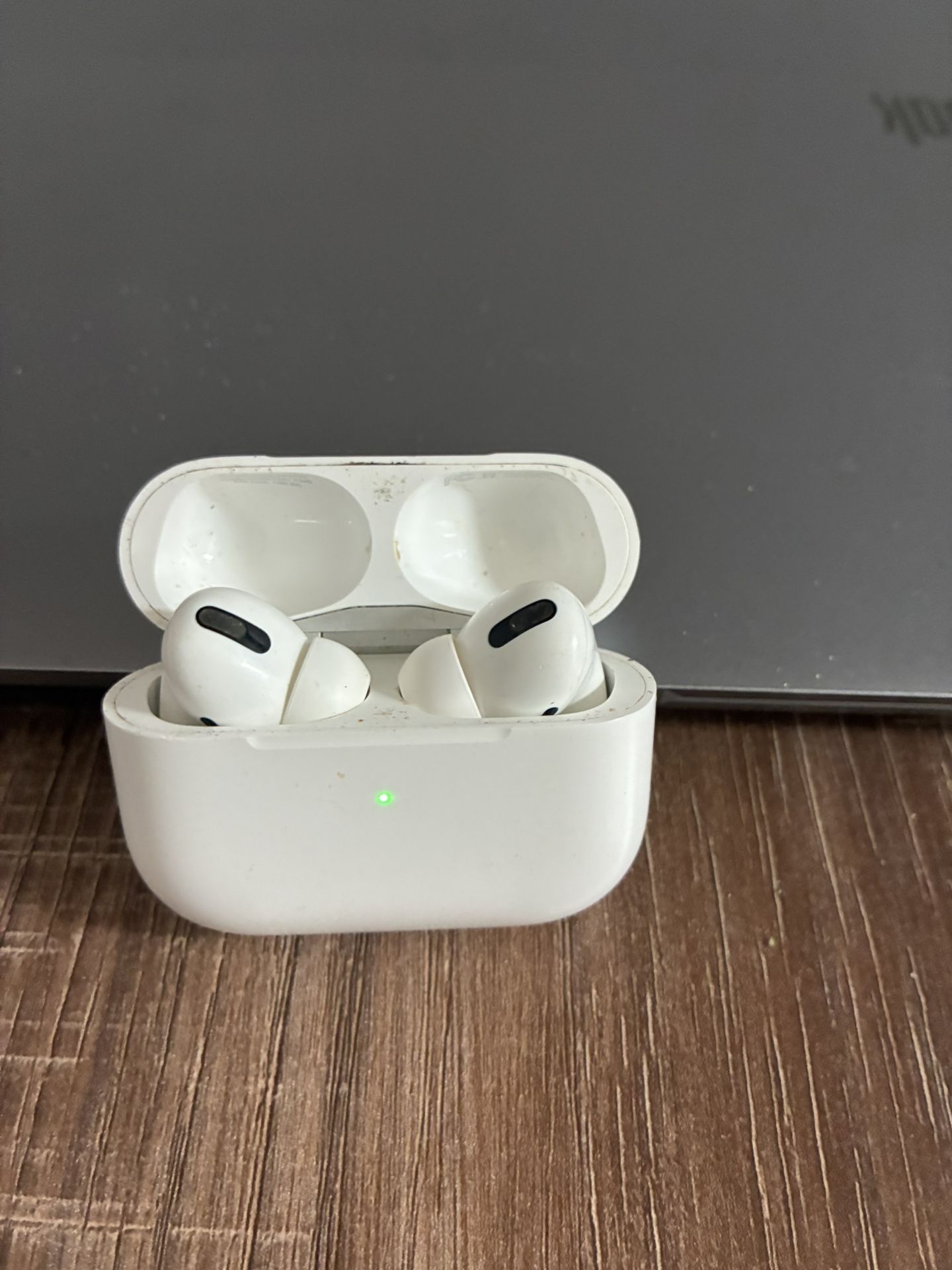 AirPods
