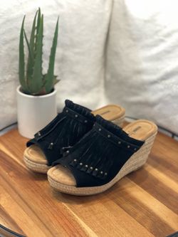 MINNETONKA High Heels Black , Size 7