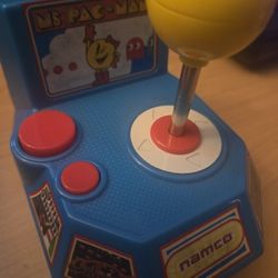Ms. Pac-Man 5 in 1 Plug and Play 2004 Jakks Pacific TV Namco Game
