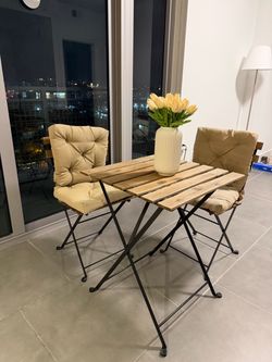 Outdoor table and 2 chairs set