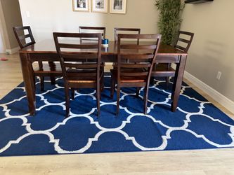 Area Rug 8’ x 10’