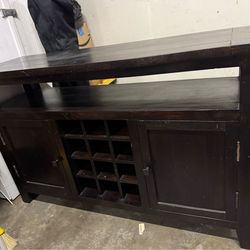 Wine bar cabinet