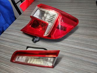 2012 To 2014 Toyota Camry OEM Passenger Side Tail Lights