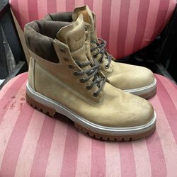 Men’s Timberland Boots Size  11.