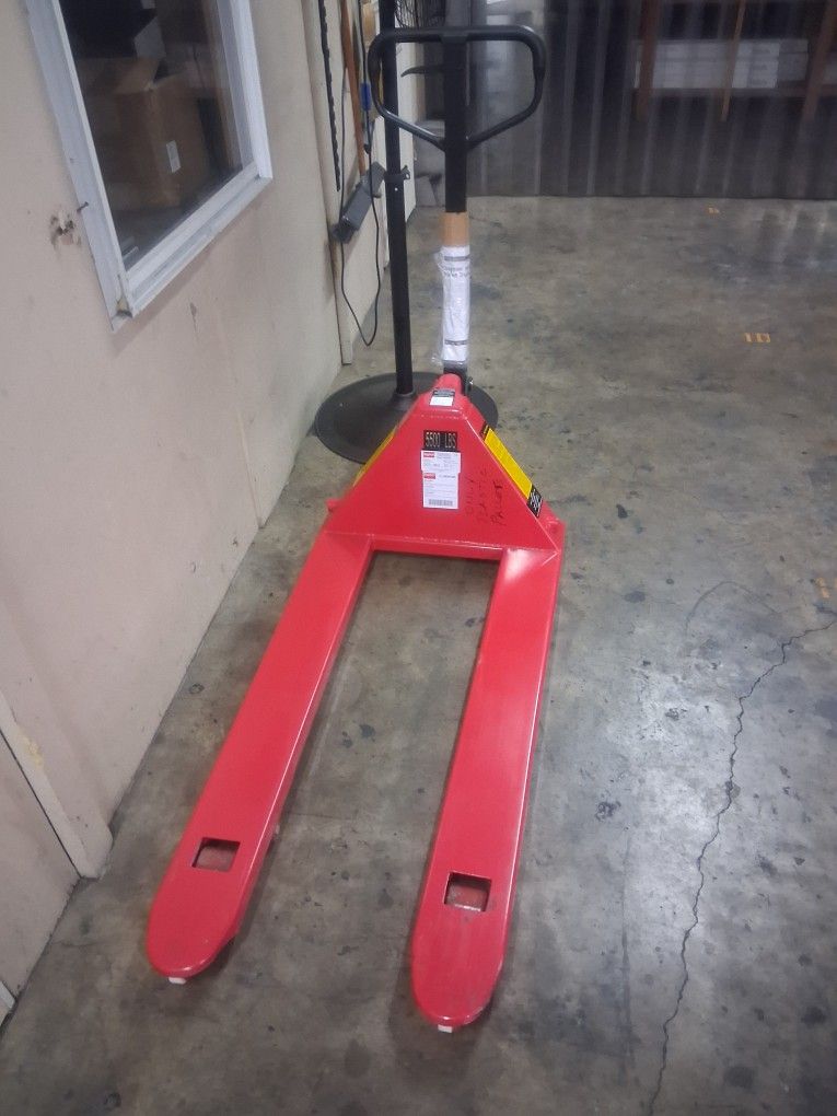 Dayton Hydraulic Hand Pallet Truck