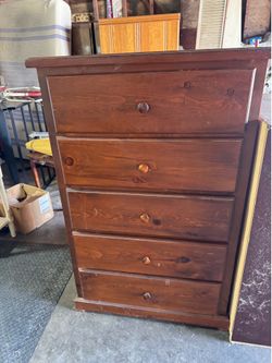 Free dressers ( pickup in Rialto)