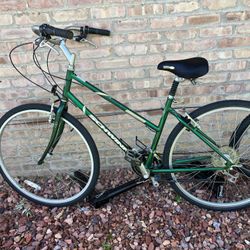 WOMAN SCHWINN BIKE