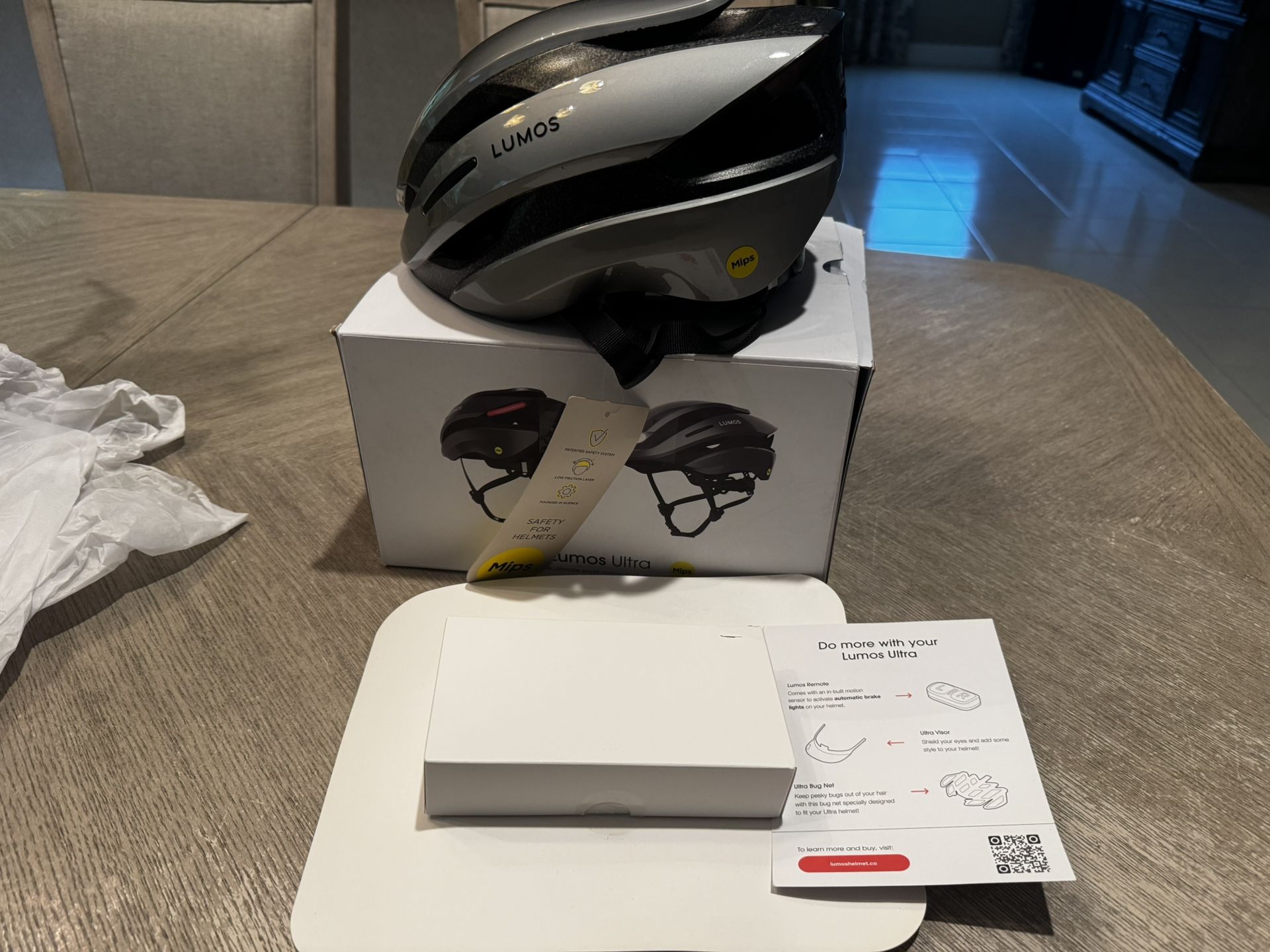 Lumos Ultra Smart Bike Helmet | Customizable Front and Back LED Lights with Turn Signals | Road Bicycle Helmets for Adults: Men, Women