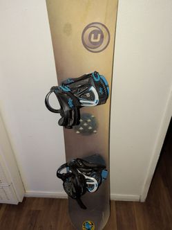 Union snowboard with L bindings