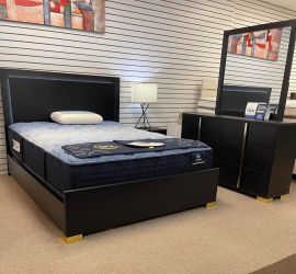 Queen Size 4-piece Bedroom Set ‼️ LIMITED OFFER ‼️