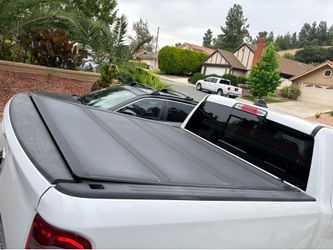 Truck Dual Cab Side Steps and Bakflip Bed Cover