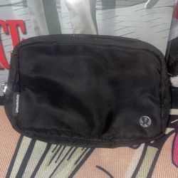 Lululemon Side bag 