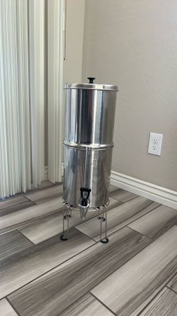 Waterdrop 2.25-gallon King Tank Gravity Water Filter System, With Stand