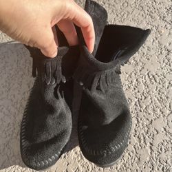 Minnetonka Black Booties, Size 8