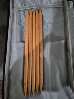 US 11 / 8mm Wooden Double-Pointed Knitting Needles