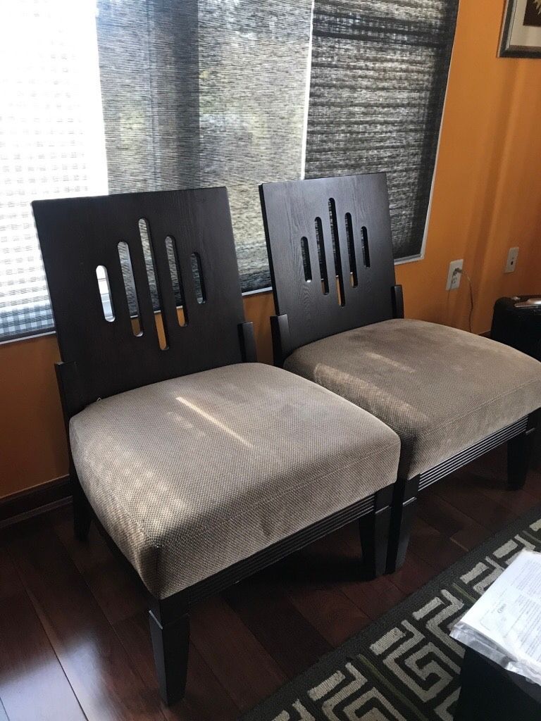 Accent chairs