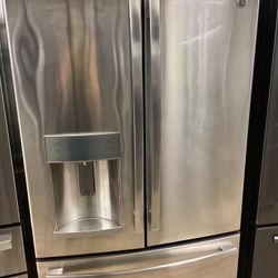GE Standard Depth French Door Refrigerator With Ice Maker And Water Dispenser 
