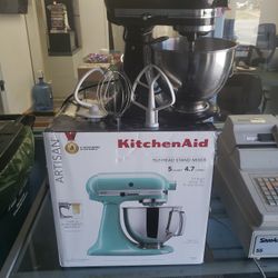 KitchenAid Tilt-head Stand Mixer With 3 Attachments 