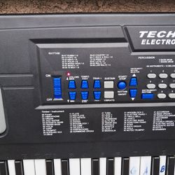 Keyboard  Not Electric 