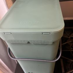 Plastic Trash Can 