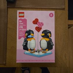 Penguins in Love Lego Set