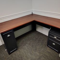 L Shaped Desk with drawers - FREE (Pending Sunday Pickup at noon).