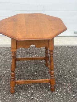 Vintage Colonial Solid MCM Consider H. Willett Inc. Solid Maple Octagonal Table. Used in good condition with some cosmetic  blemishes. These blemishes