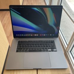 MacBook Pro 16” i7 16GB 2019 Warranty 