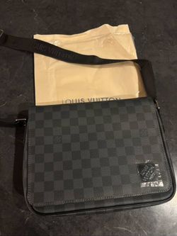 Louis Vuitton Bag District PM 