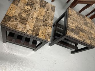 2 small end tables