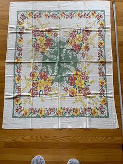 Vintage Linen-like Cotton Printed Tulips & Flora Tablecloth 44" x 53"