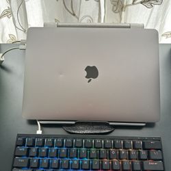 Apple Macbook Pro (2020) 2 port