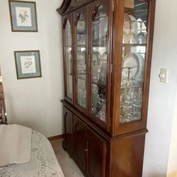 Dining Room Set (8 Pieces)
