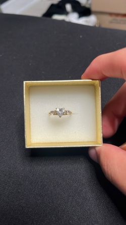 14k Women’s Gold Ring