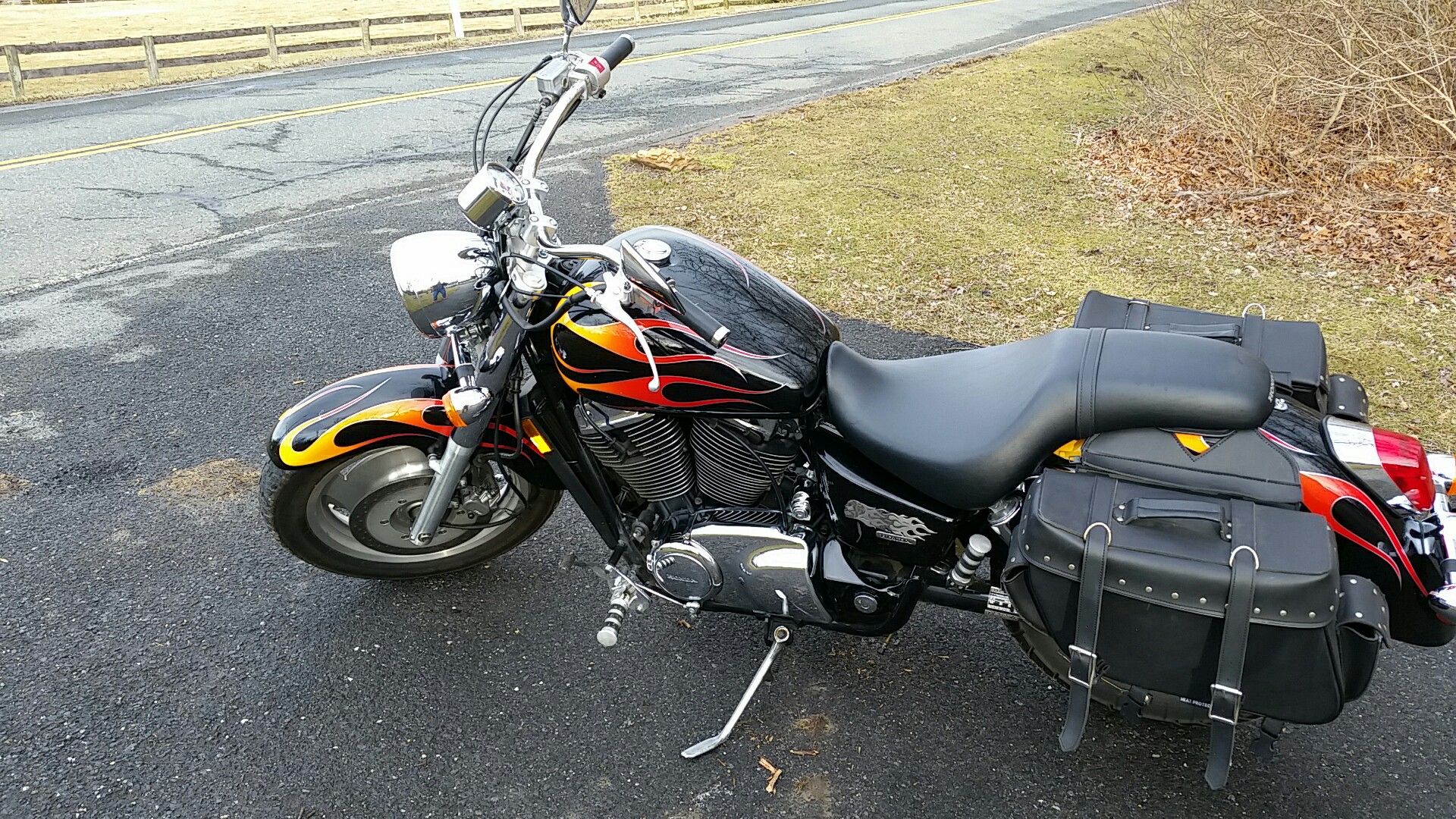 2007 honda sabre motorcycle. Low miles