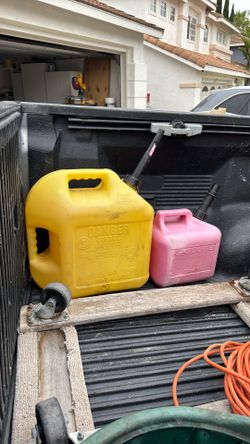 Gas / Diesel Cans + Oil Drain Pan