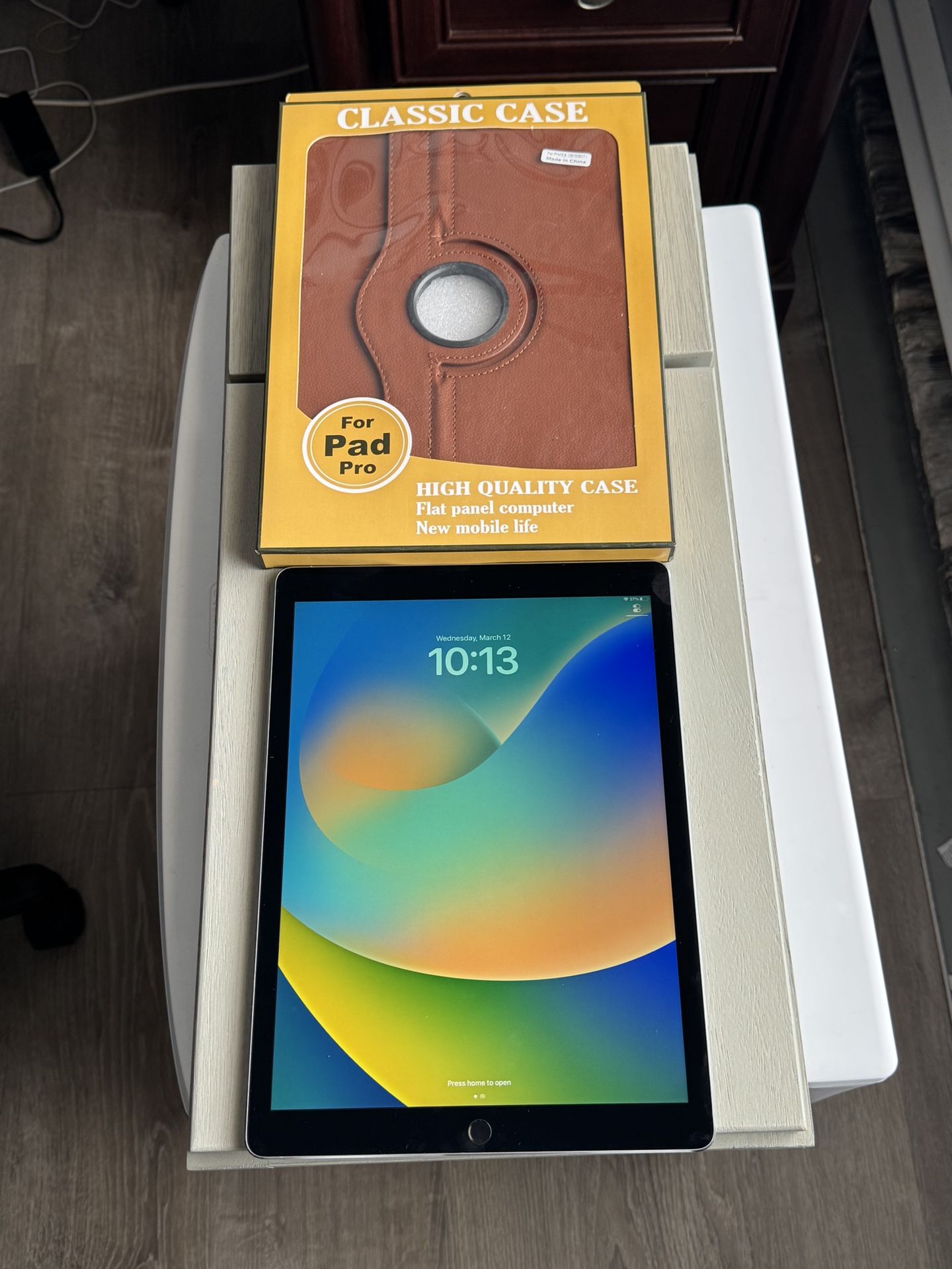 Apple iPad Pro 12.9 Inch 128GB Bundle