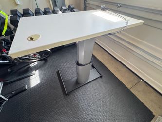 Steelcase Pneumatic Height-Adjustable Table