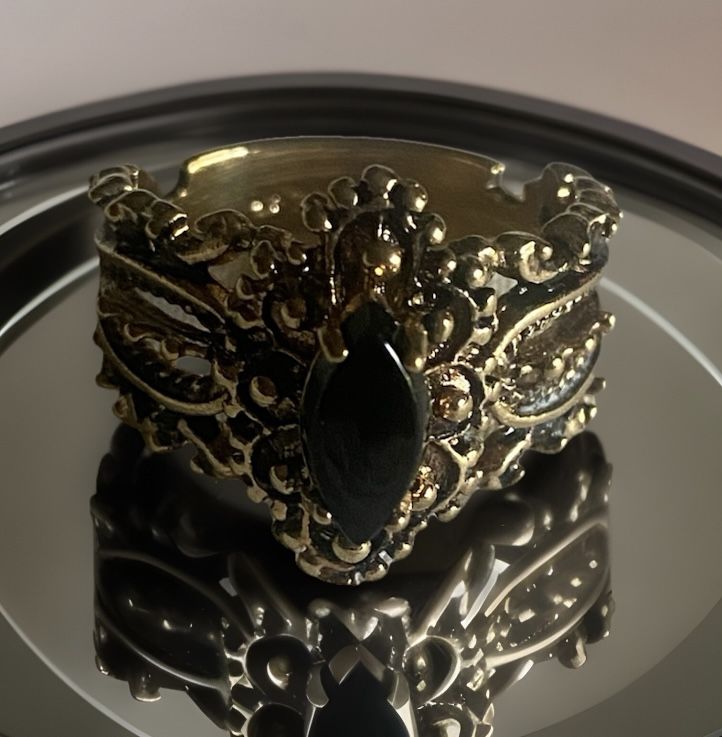 Vintage Filigree Onyx 18 Kt GE Ring Size 9