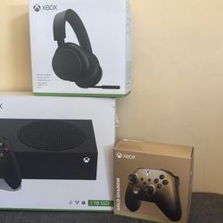 Xbox S Black, Wireless Headset And Gold Controller