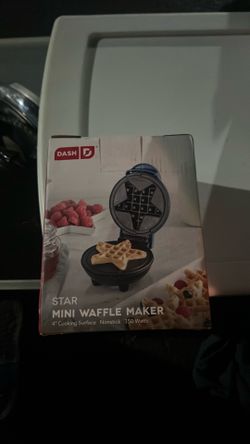 Mini Waffle Maker (star) $5